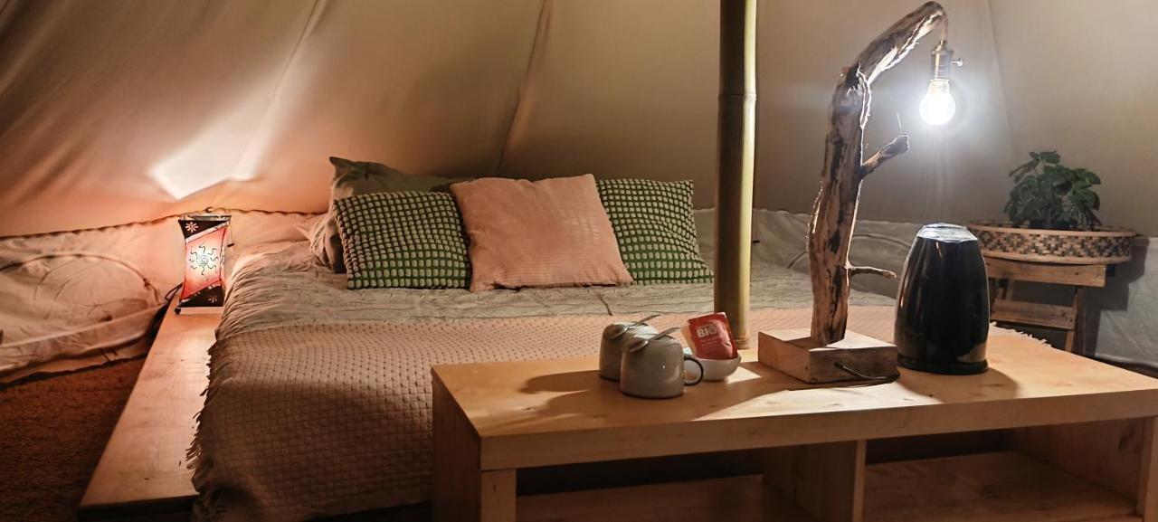 Evasion En Pleine Nature, Tipi Insolite Et Jacuzzi Au Pont Du Gard ! Вер Пон дю Гар Екстериор снимка